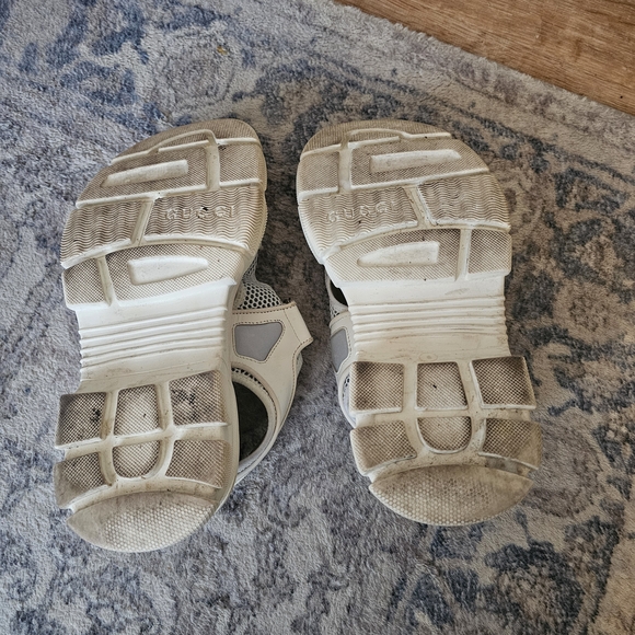 Gucci Womens Beige and White Sandals - Picture 5 of 5